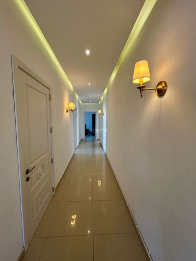 Image No.12-3 Bed Property for sale