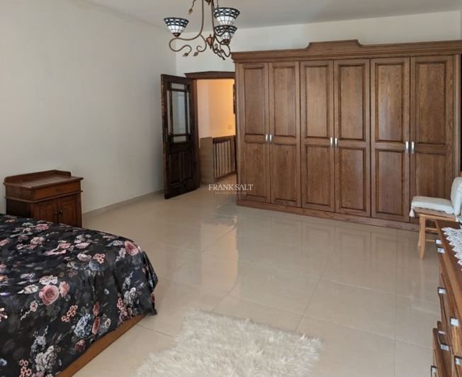 Image No.12-Propriété de 3 chambres à vendre à Zejtun