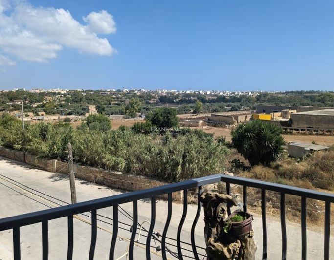Image No.8-Propriété de 3 chambres à vendre à Zejtun