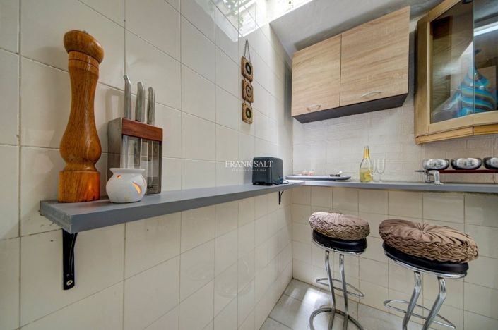 Image No.7-1 Bed Property for sale