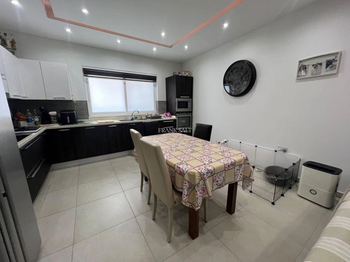 Image No.2-3 Bed Property for sale