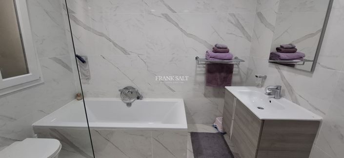 Image No.14-3 Bed Property for sale