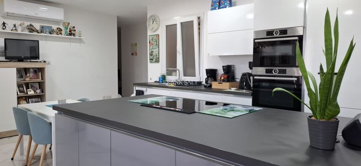 Image No.2-3 Bed Property for sale