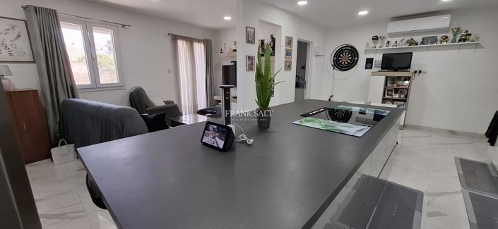 Image No.4-3 Bed Property for sale