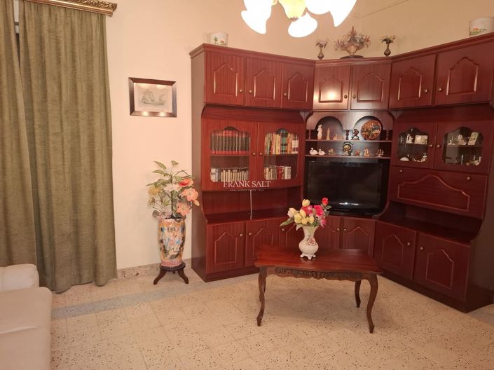 Image No.7-2 Bed Property for sale