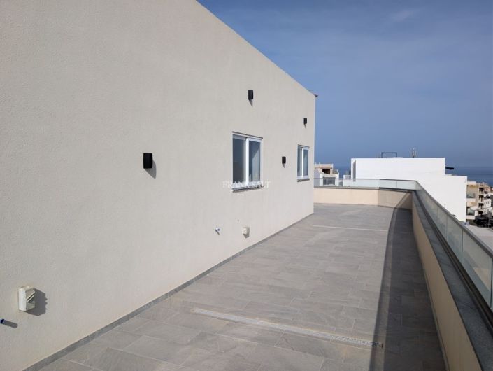 Image No.14-1 Bed Property for sale