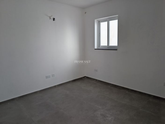 Image No.17-1 Bed Property for sale