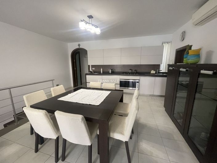 Image No.3-Propriété de 3 chambres à vendre à Xghajra