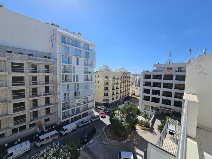 Image No.2-Propriété de 2 chambres à vendre à St Julians