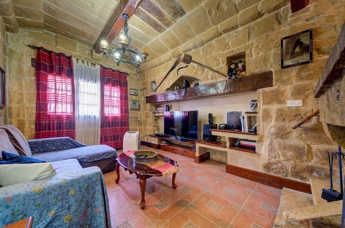 Image No.13-3 Bed Property for sale