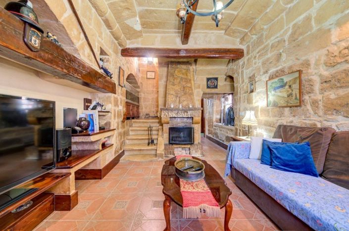 Image No.14-3 Bed Property for sale