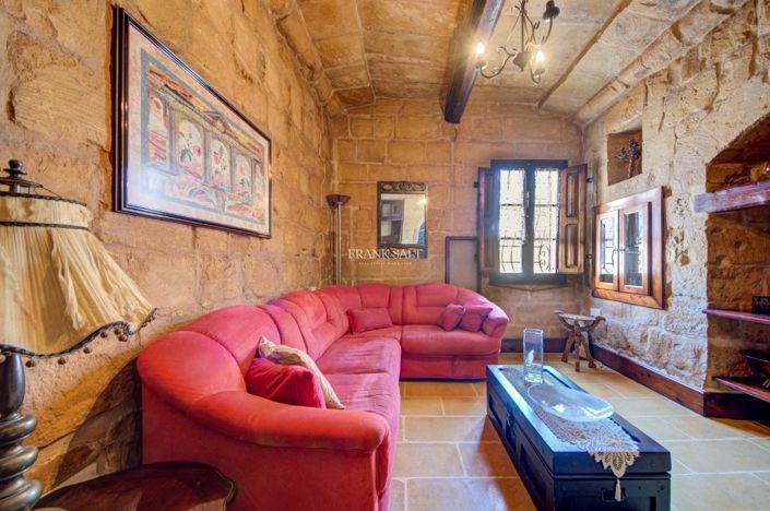Image No.15-3 Bed Property for sale