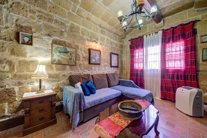 Image No.16-3 Bed Property for sale