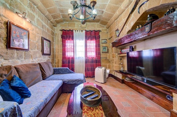 Image No.17-3 Bed Property for sale