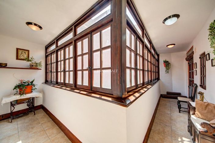Image No.24-3 Bed Property for sale