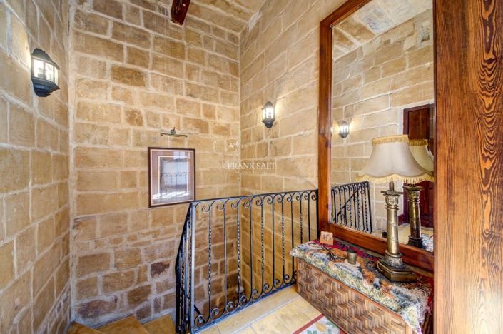 Image No.28-3 Bed Property for sale
