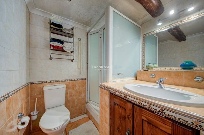 Image No.30-3 Bed Property for sale