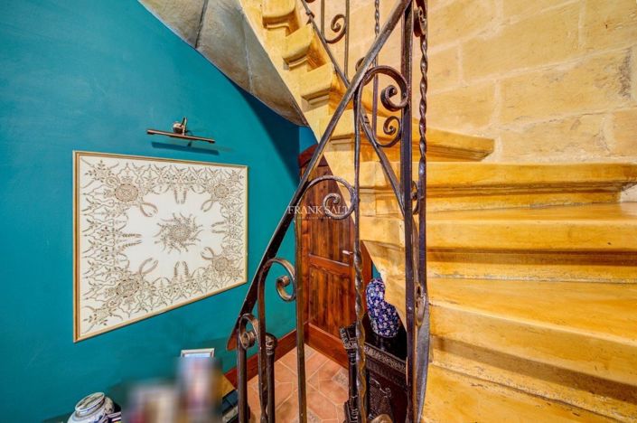 Image No.36-3 Bed Property for sale