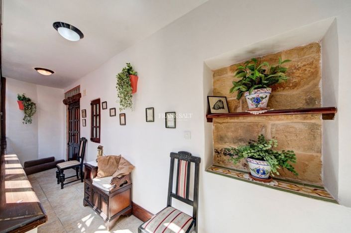 Image No.8-3 Bed Property for sale