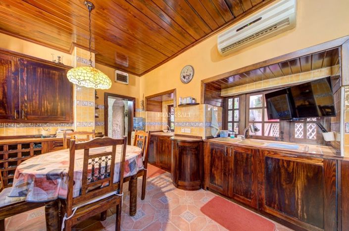 Image No.9-3 Bed Property for sale