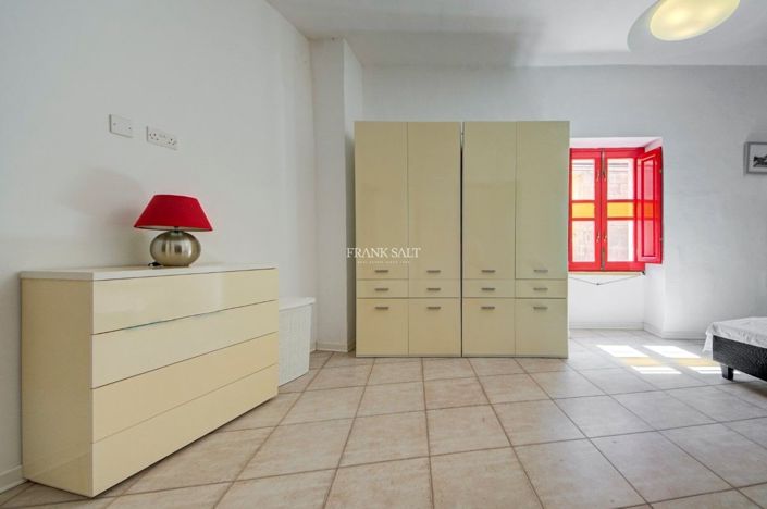 Image No.21-2 Bed Property for sale