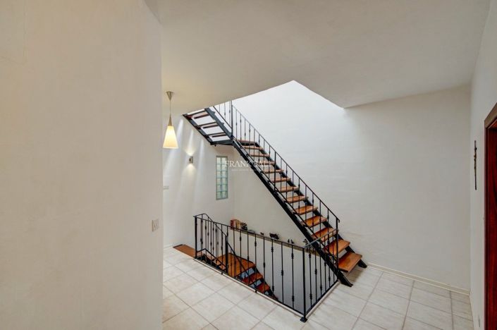 Image No.22-2 Bed Property for sale