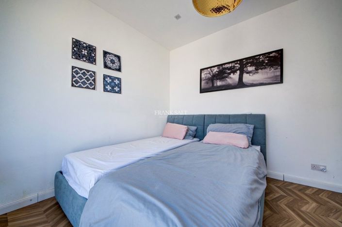 Image No.11-2 Bed Property for sale