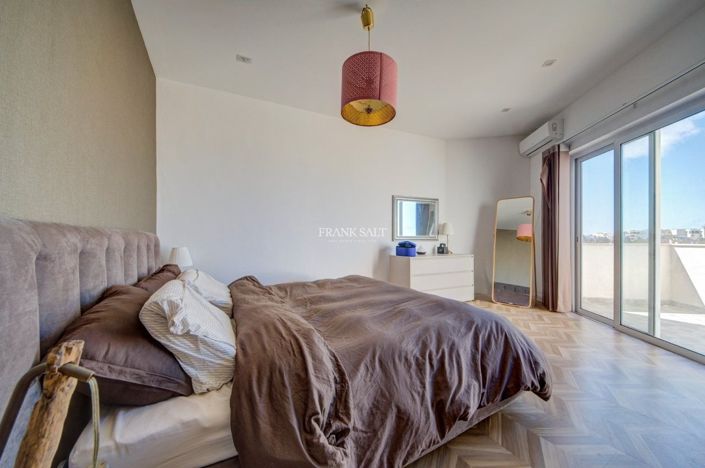 Image No.8-2 Bed Property for sale