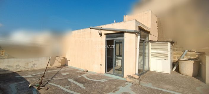 Image No.11-5 Bed Property for sale