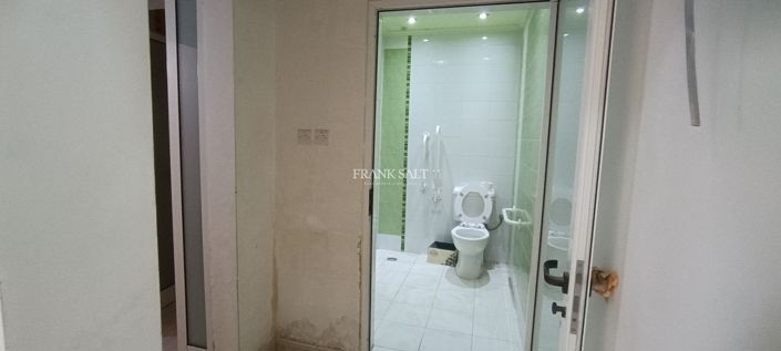 Image No.5-5 Bed Property for sale