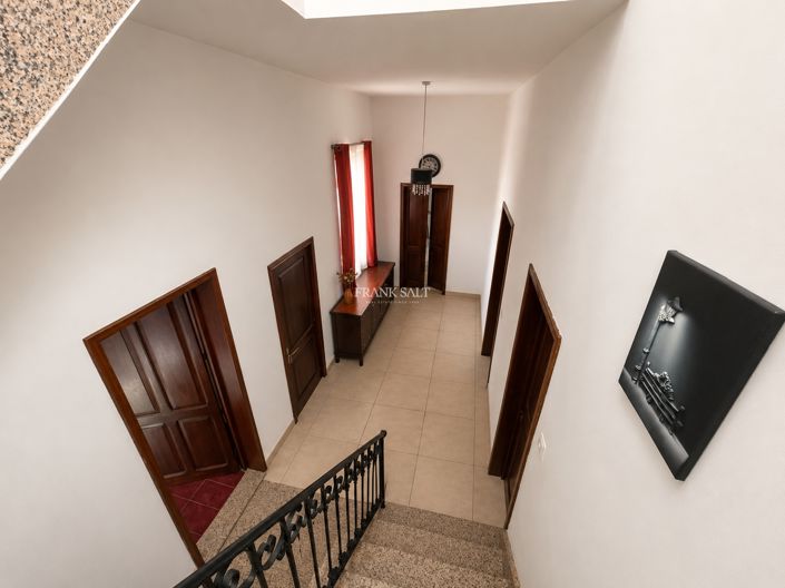 Image No.4-3 Bed Property for sale