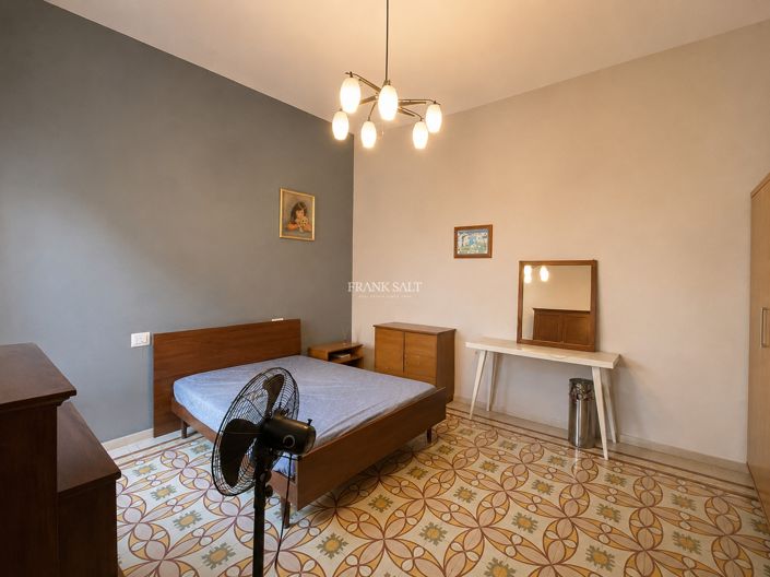 Image No.6-3 Bed Property for sale