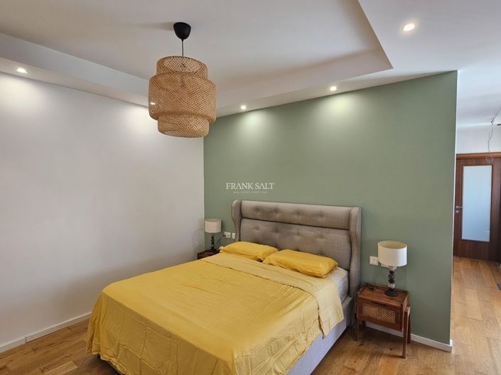 Image No.8-4 Bed Property for sale