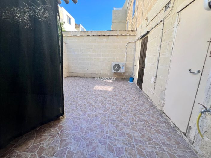 Image No.13-3 Bed Property for sale