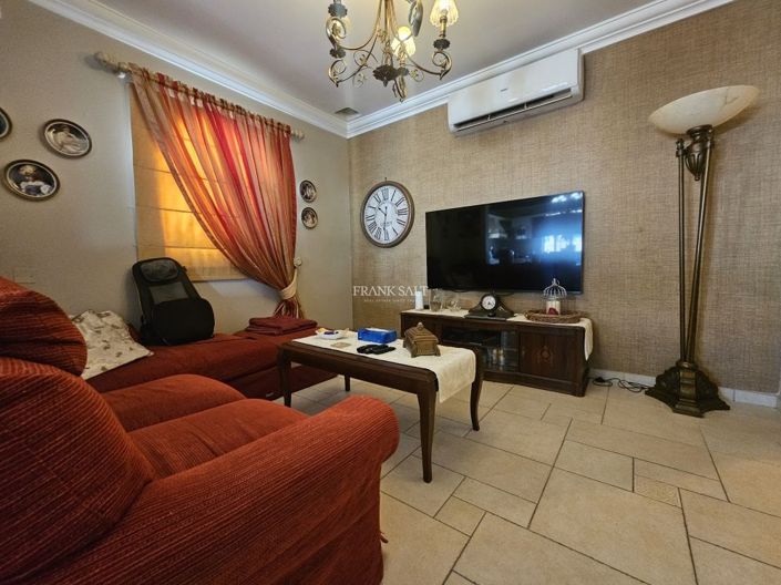 Image No.7-3 Bed Property for sale
