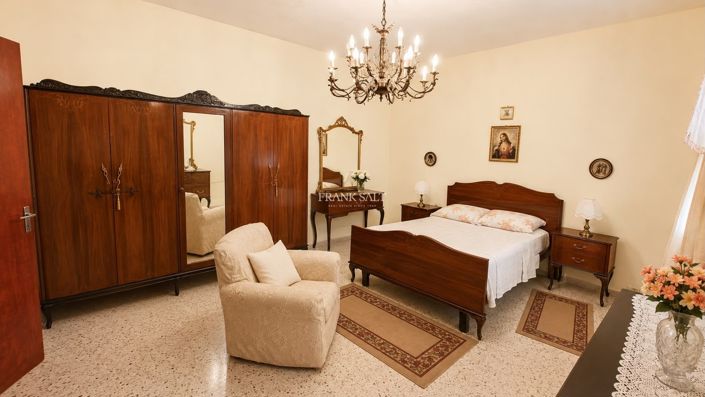 Image No.4-3 Bed Property for sale