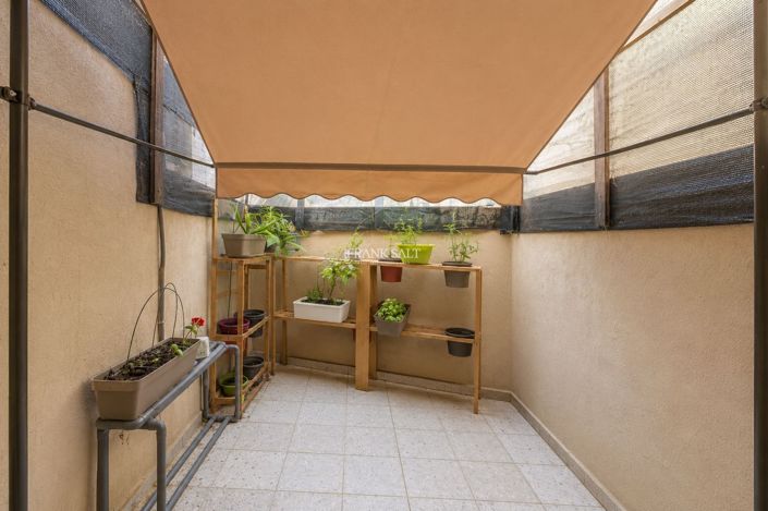 Image No.5-Propriété de 4 chambres à vendre à Marsaskala