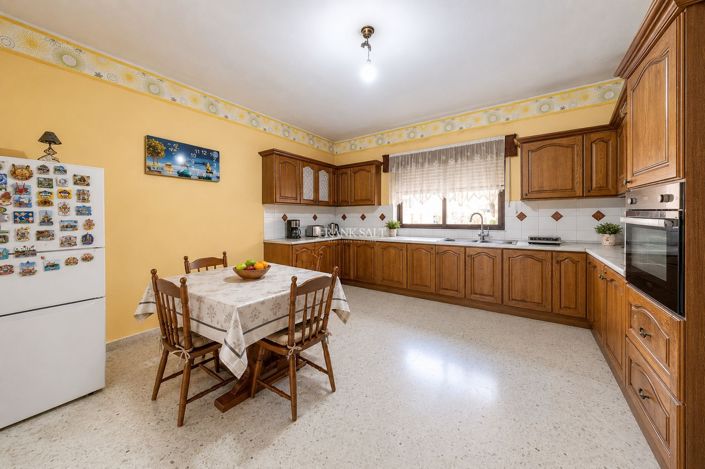 Image No.6-Propriété de 4 chambres à vendre à Marsaskala