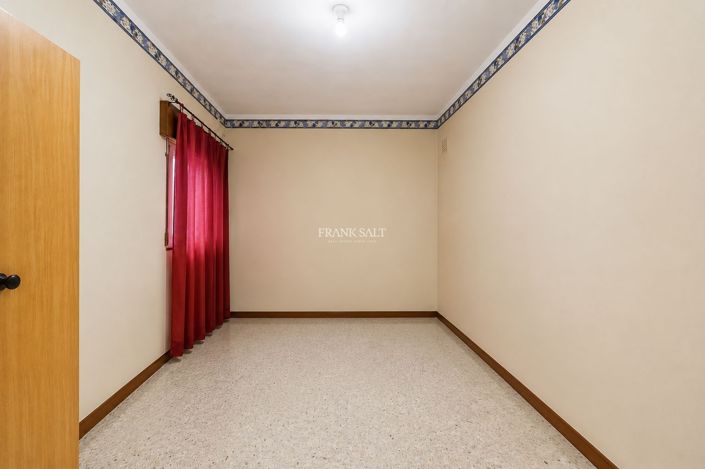 Image No.7-Propriété de 4 chambres à vendre à Marsaskala
