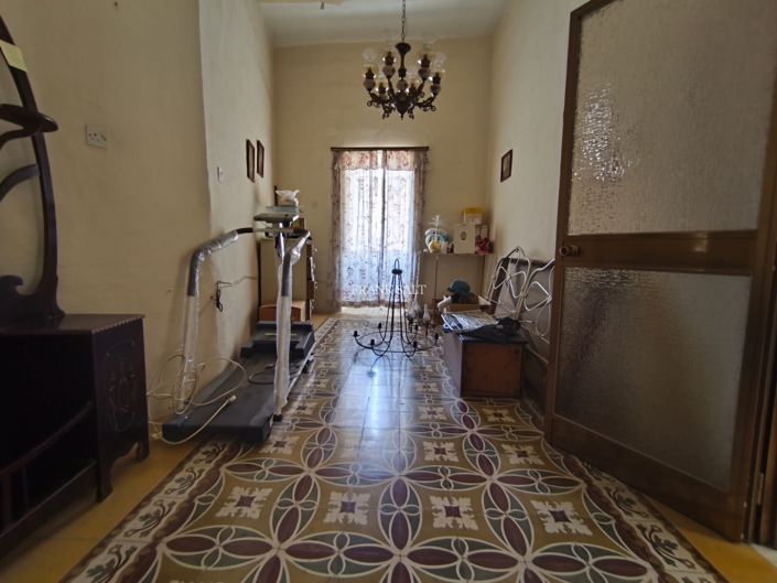 Image No.17-4 Bed Property for sale