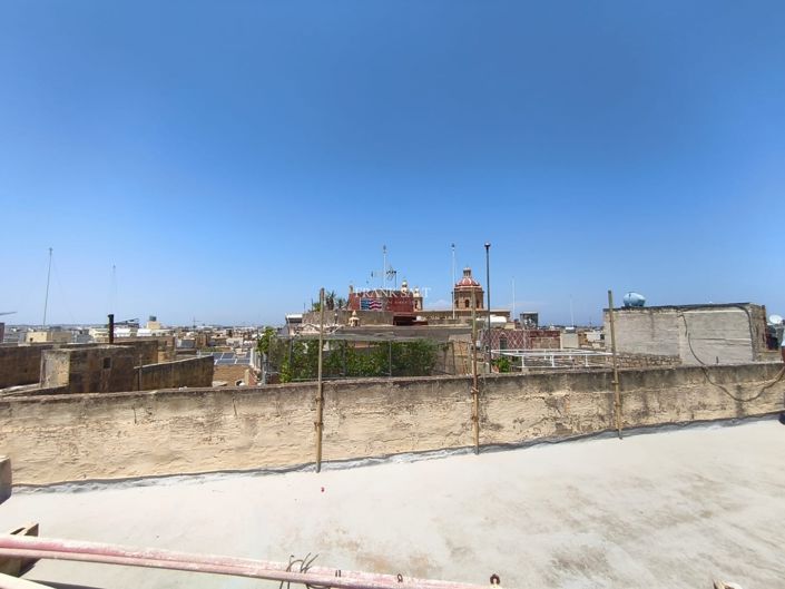 Image No.21-4 Bed Property for sale