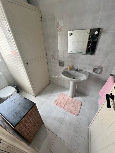 Image No.7-2 Bed Property for sale
