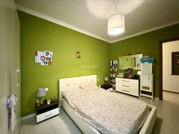 13e513bc-e90c-4360-bc5e-69ff0956a02f