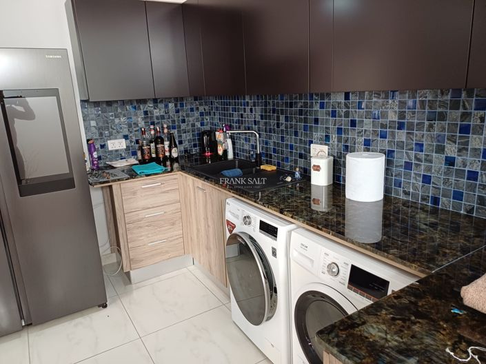 Image No.3-3 Bed Property for sale