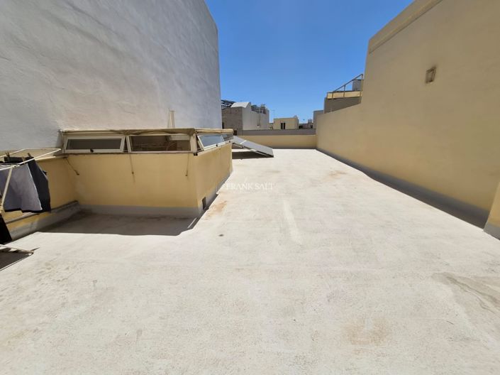 Image No.14-3 Bed Property for sale