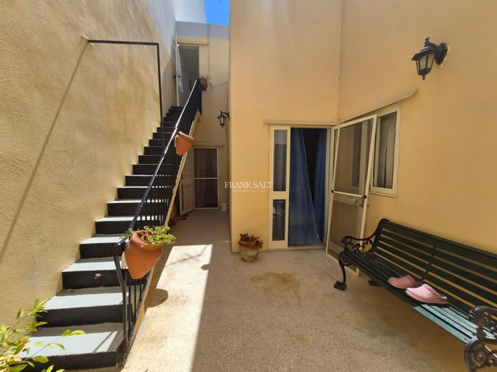 Image No.2-3 Bed Property for sale