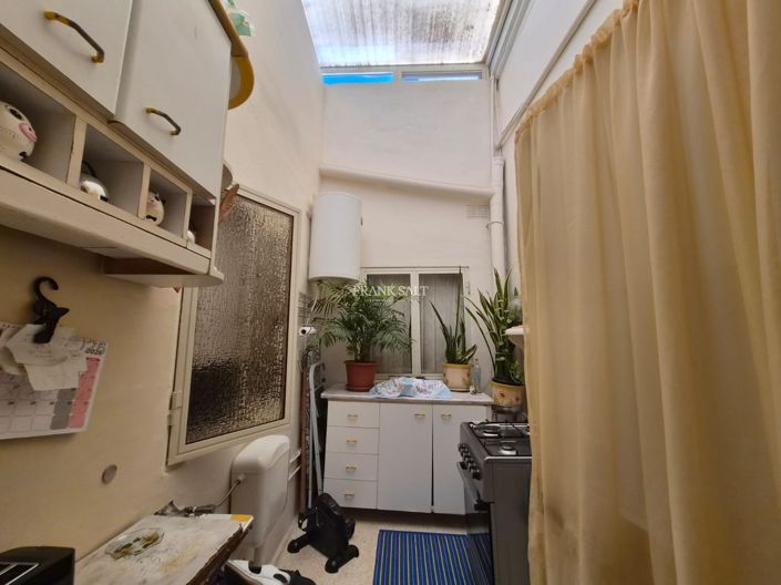 Image No.8-3 Bed Property for sale