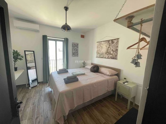 Image No.11-2 Bed Property for sale