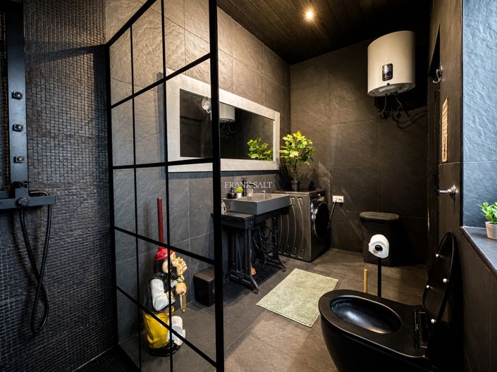 Image No.30-2 Bed Property for sale