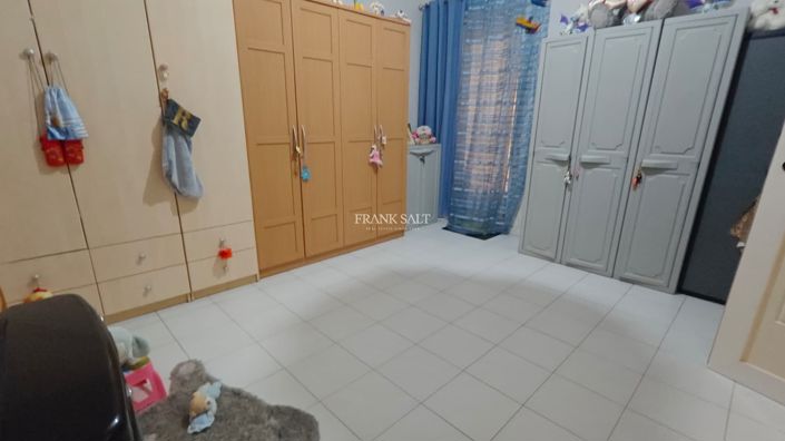 Image No.7-2 Bed Property for sale